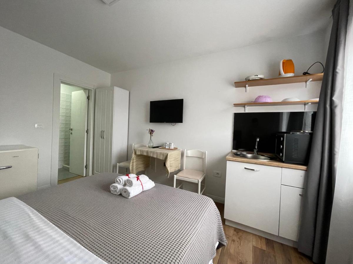 Central Studio Apartments Tirana Buitenkant foto