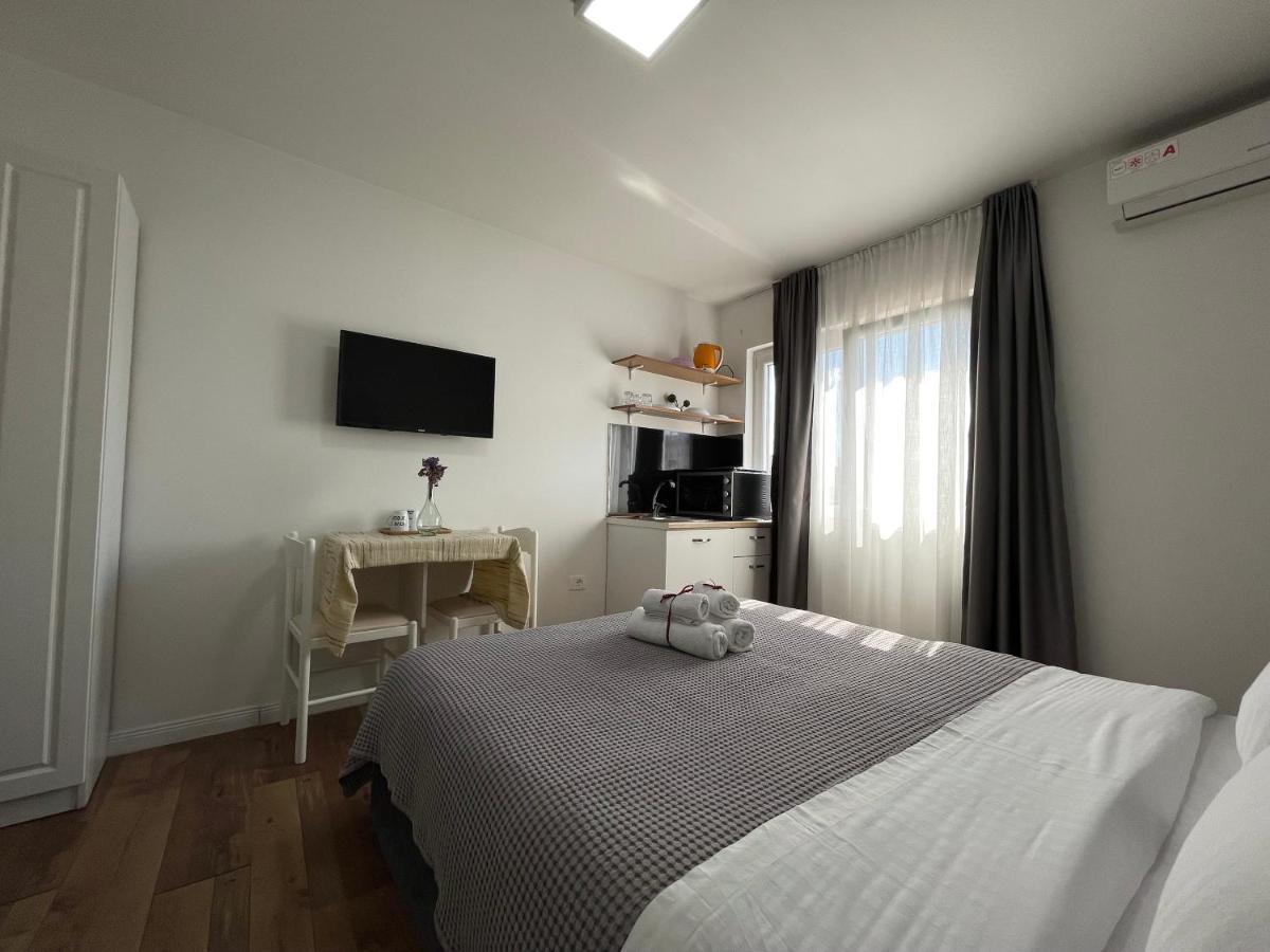 Central Studio Apartments Tirana Buitenkant foto