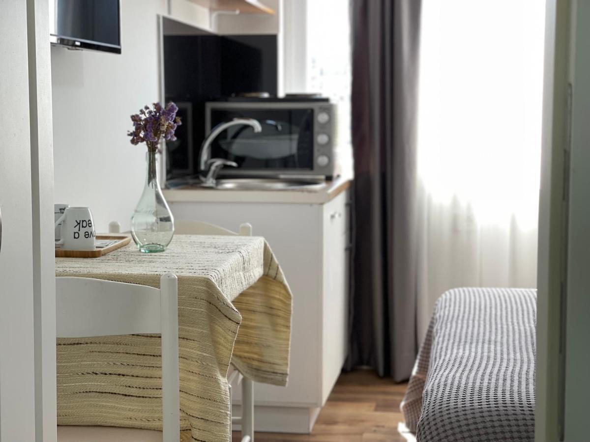 Central Studio Apartments Tirana Buitenkant foto