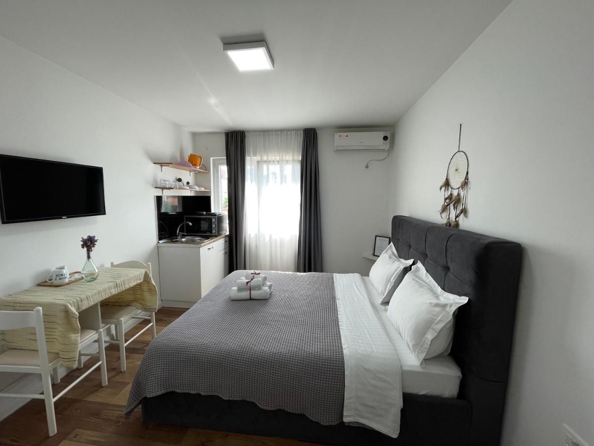 Central Studio Apartments Tirana Buitenkant foto