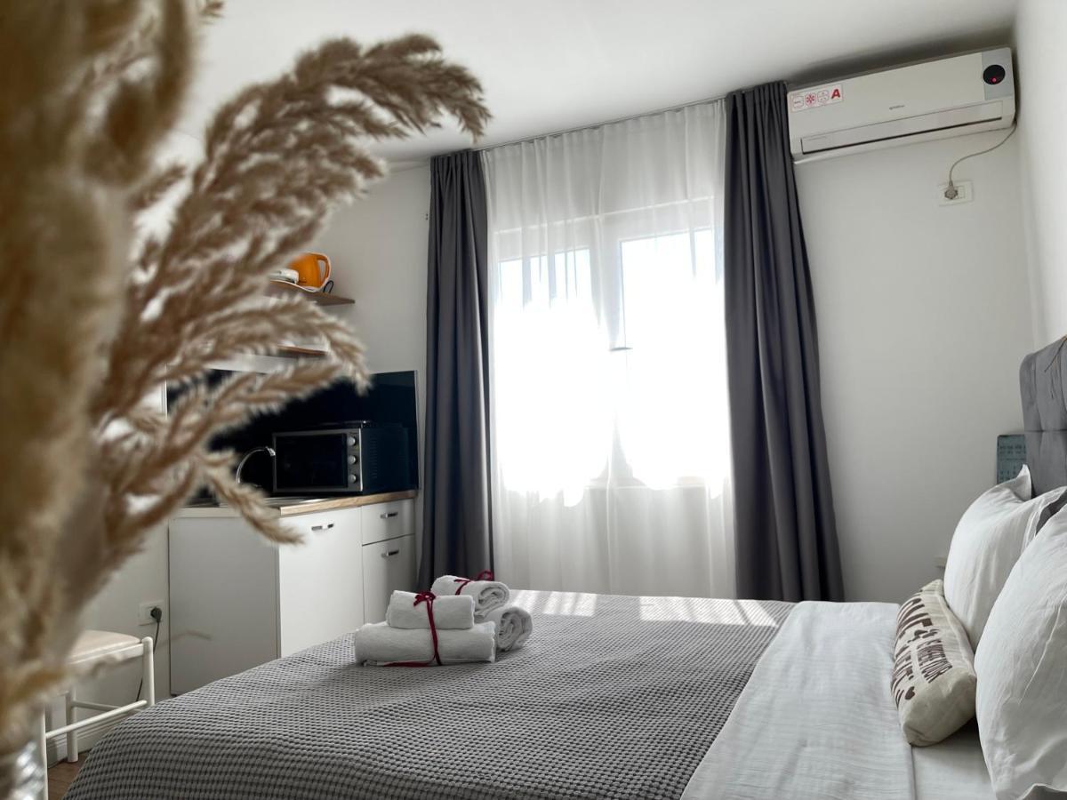 Central Studio Apartments Tirana Buitenkant foto