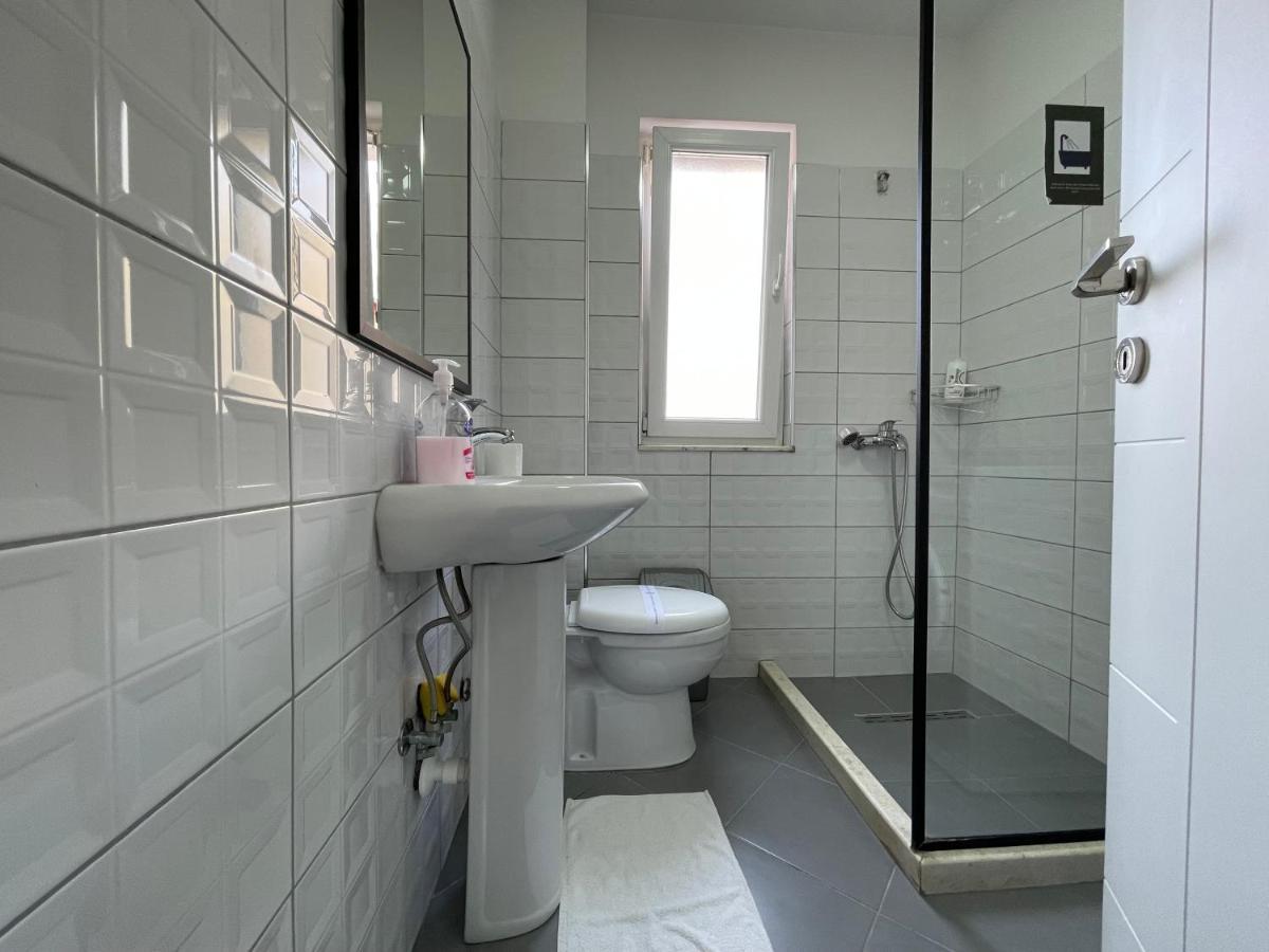 Central Studio Apartments Tirana Buitenkant foto