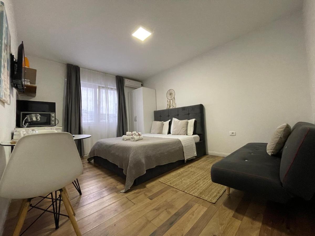 Central Studio Apartments Tirana Buitenkant foto