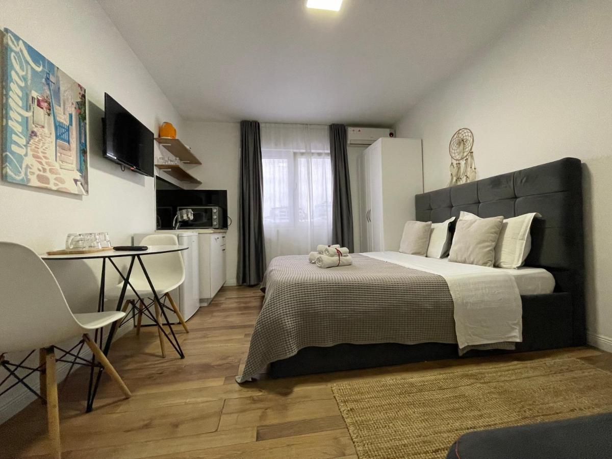 Central Studio Apartments Tirana Buitenkant foto