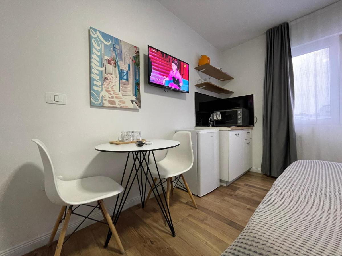 Central Studio Apartments Tirana Buitenkant foto