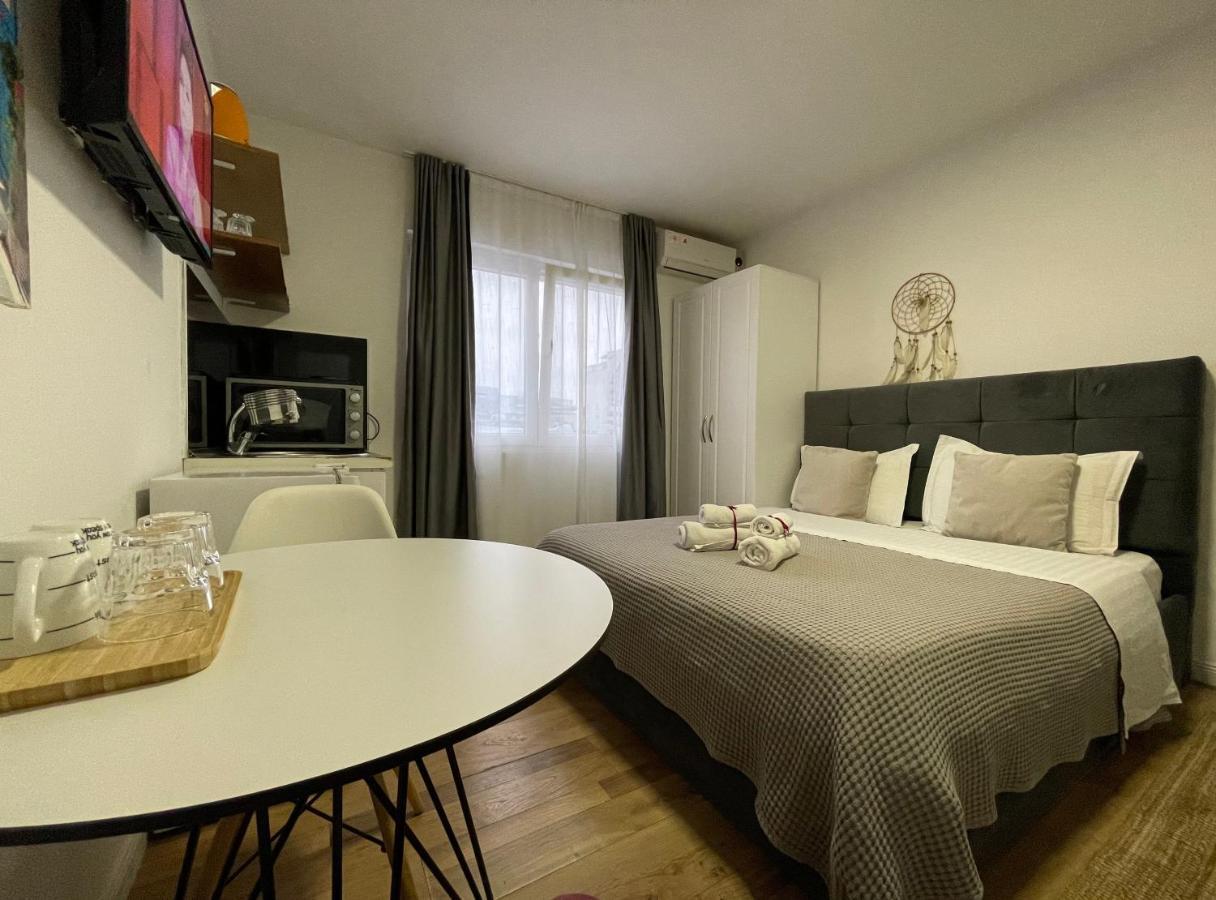Central Studio Apartments Tirana Buitenkant foto