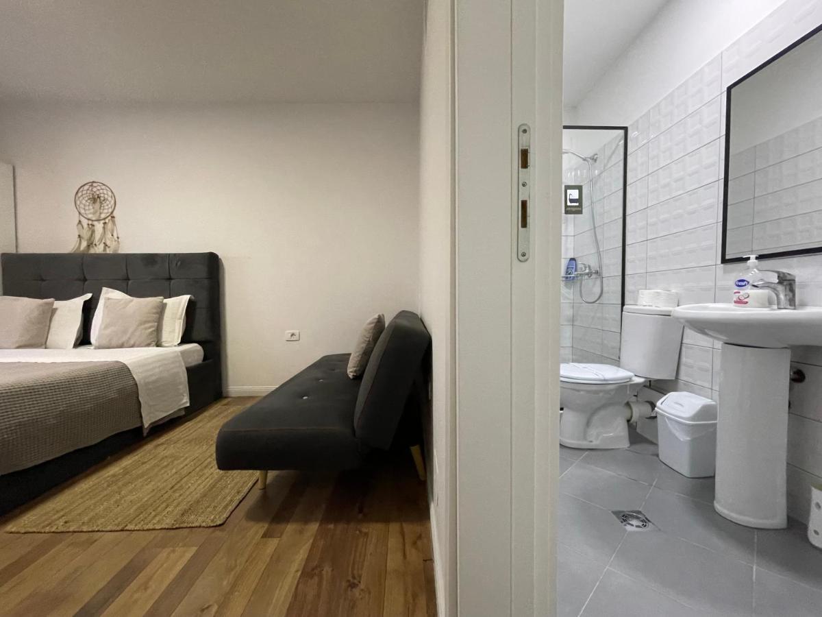 Central Studio Apartments Tirana Buitenkant foto