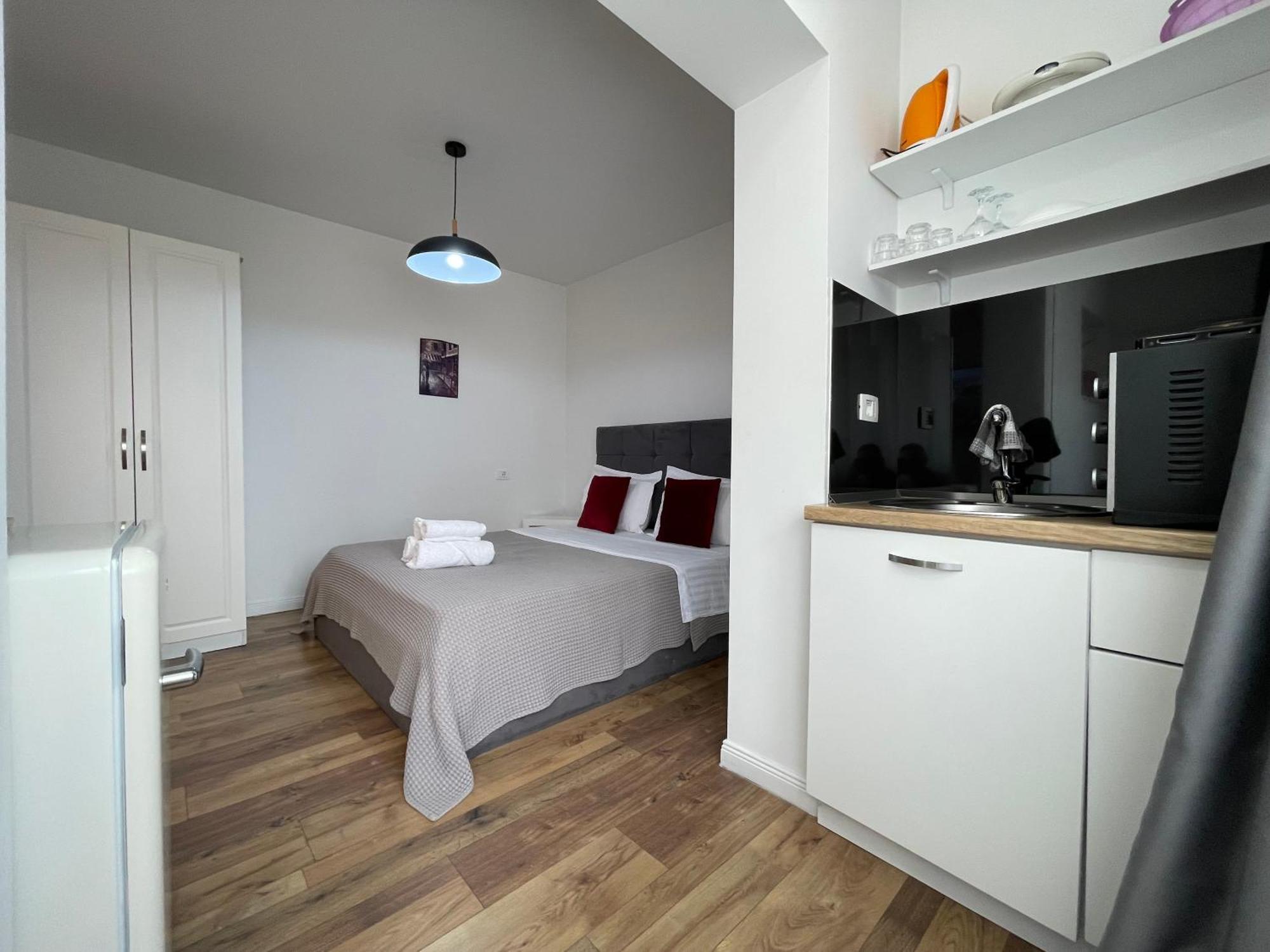 Central Studio Apartments Tirana Buitenkant foto