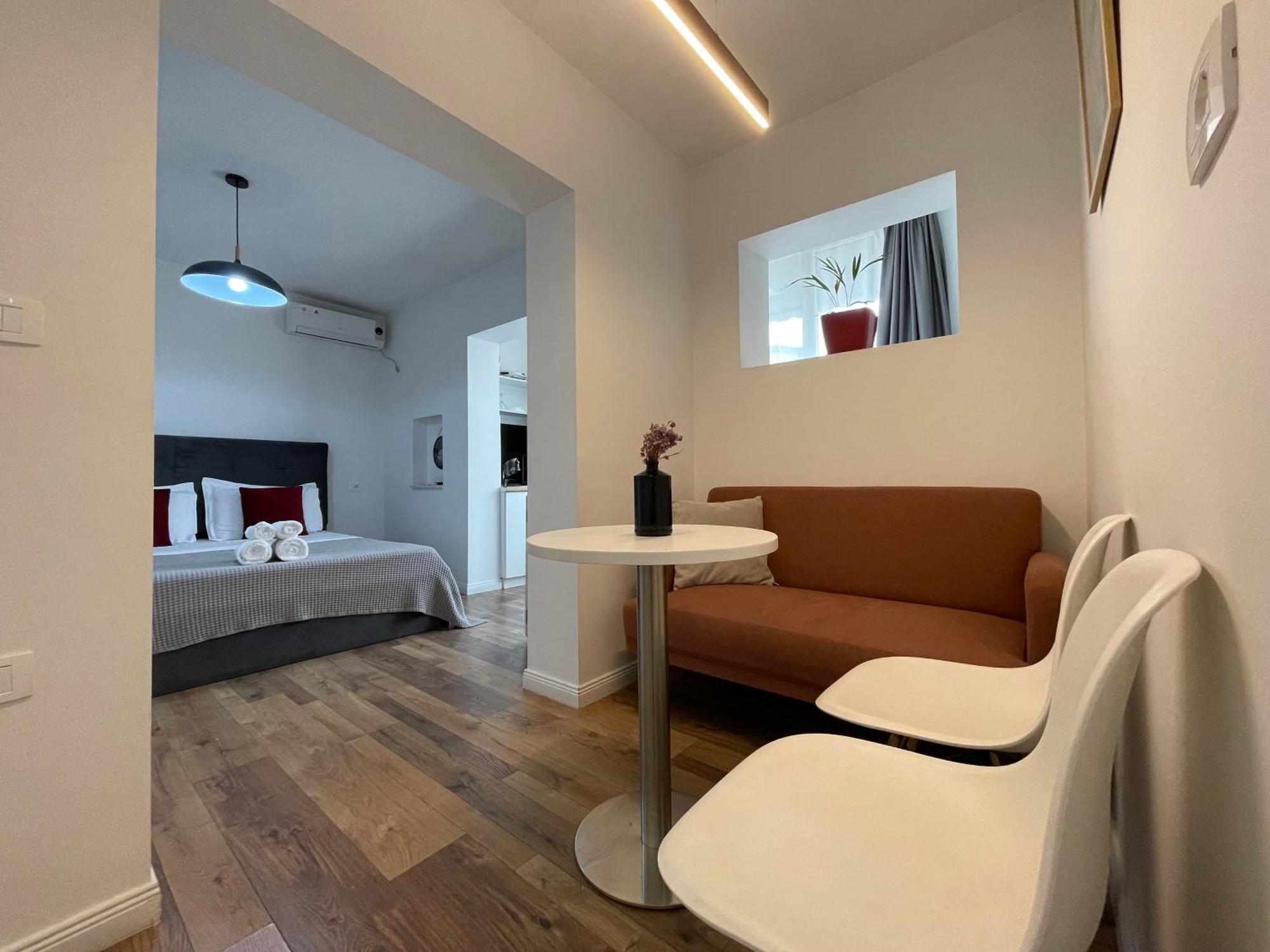 Central Studio Apartments Tirana Buitenkant foto